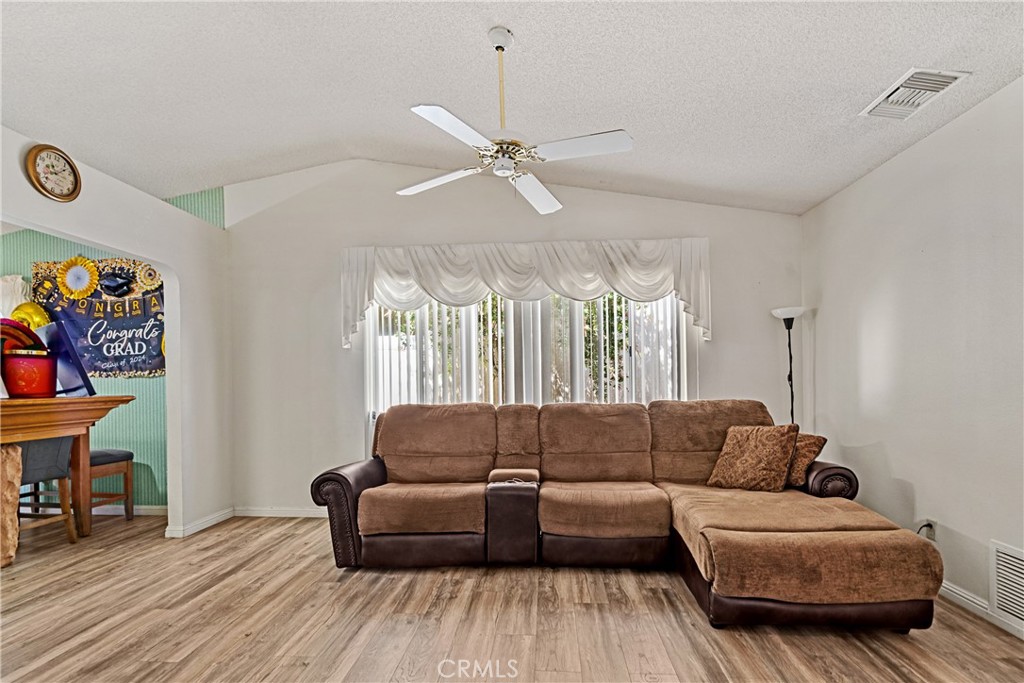2906 Summer Set Circle Property Photo 11