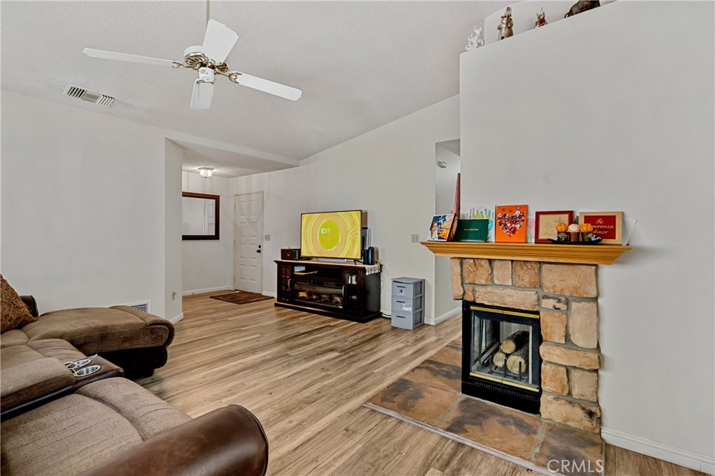 2906 Summer Set Circle Property Photo 16