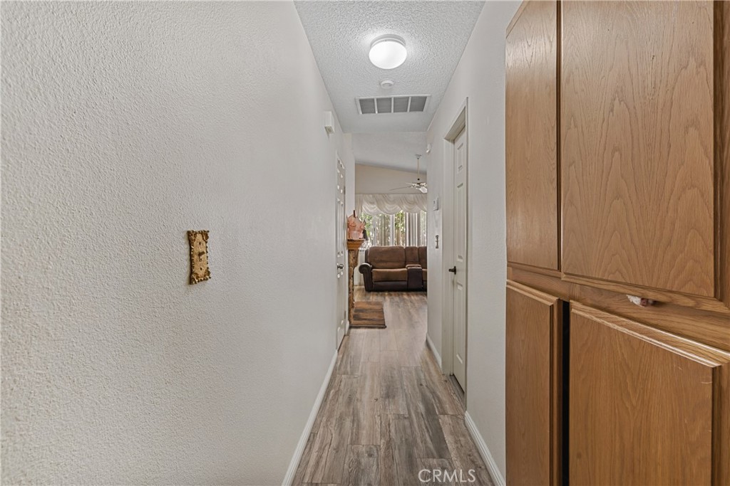 2906 Summer Set Circle Property Photo 18