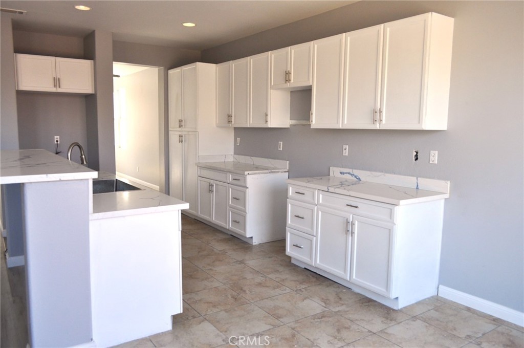 8770 Westwood Avenue Property Photo 6