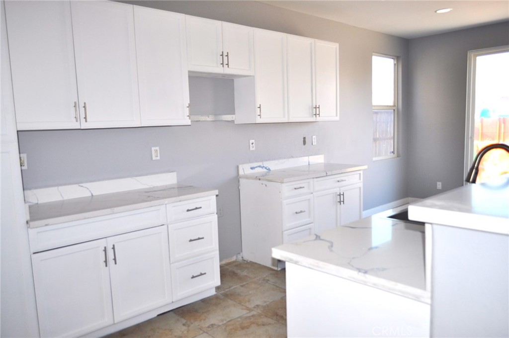 8770 Westwood Avenue Property Photo 9