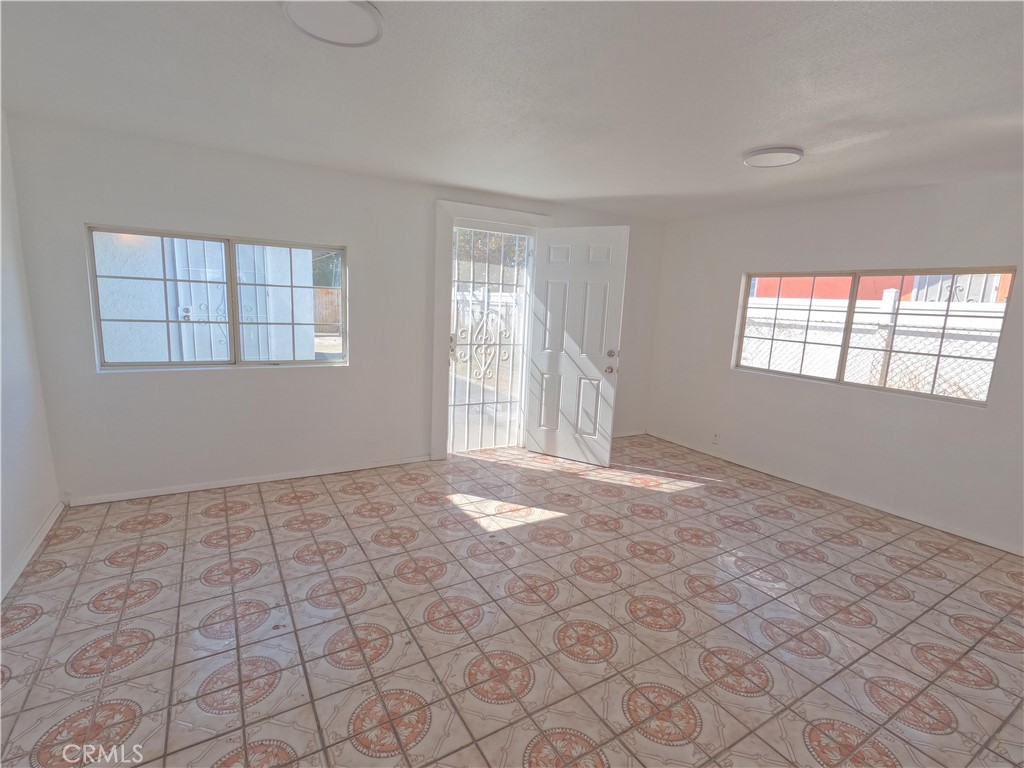 8702 Fontana Street Property Photo 5