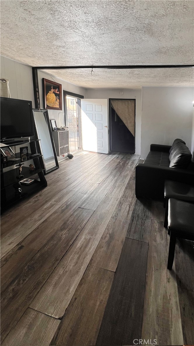 2514 Clarendon Avenue Property Photo 19