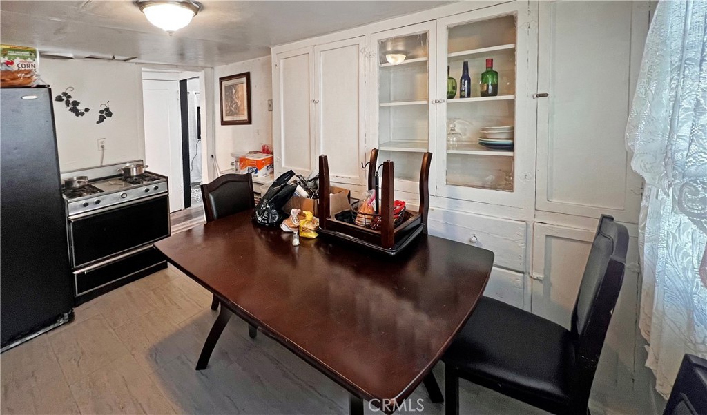 2514 Clarendon Avenue Property Photo 20