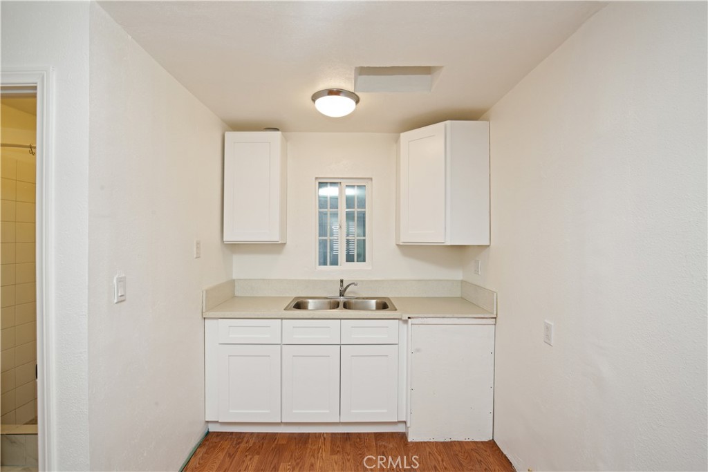 2514 Clarendon Avenue Property Photo 28