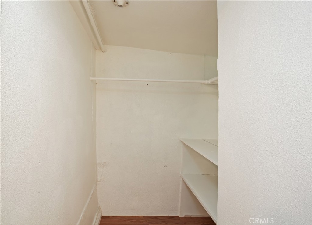 2514 Clarendon Avenue Property Photo 29