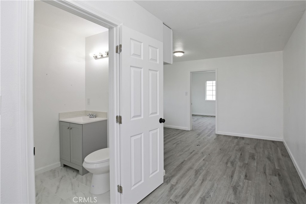 2514 Clarendon Avenue Property Photo 32