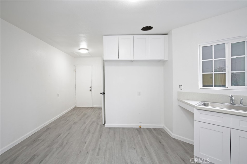 2514 Clarendon Avenue Property Photo 36
