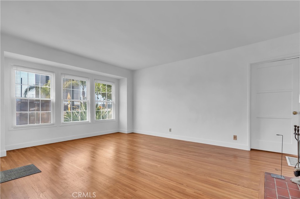 4827 West Broadway Property Photo 7