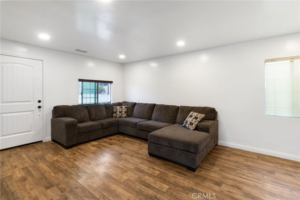 1005 E Lynwood Drive Property Photo 6