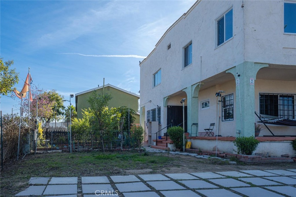 300 W 121st Street W Property Photo 11