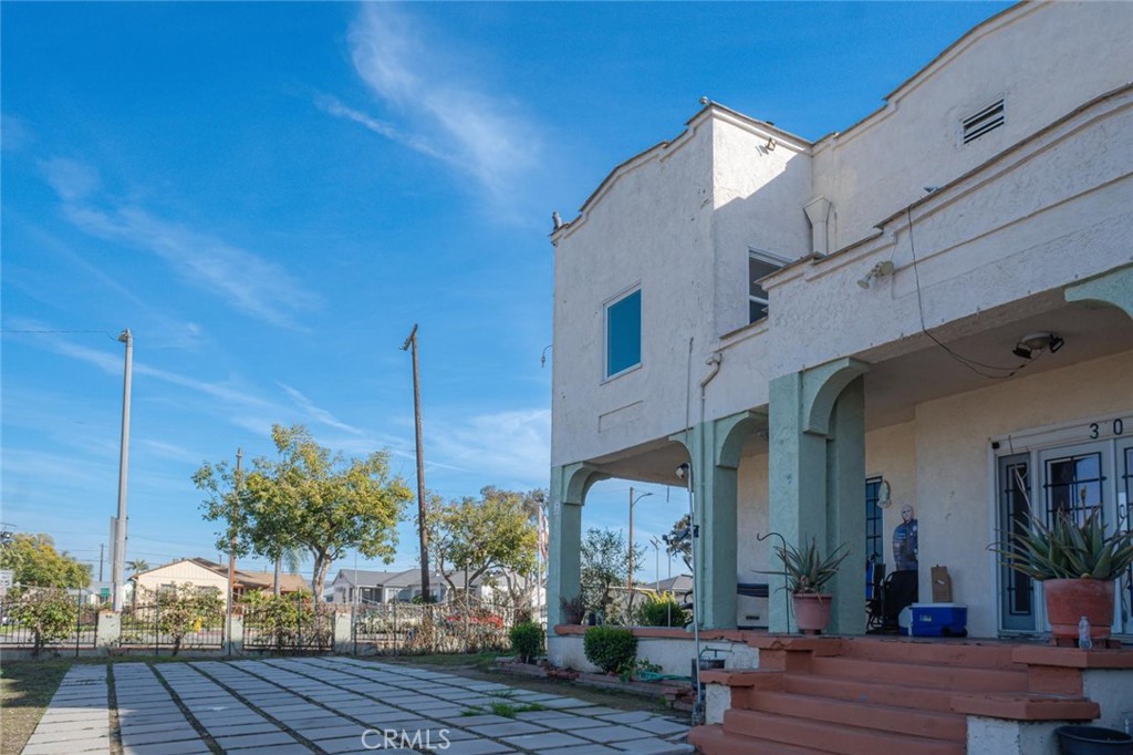 300 W 121st Street W Property Photo 12