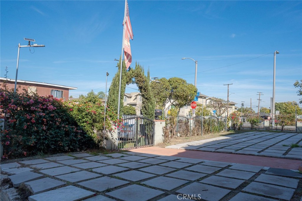 300 W 121st Street W Property Photo 19