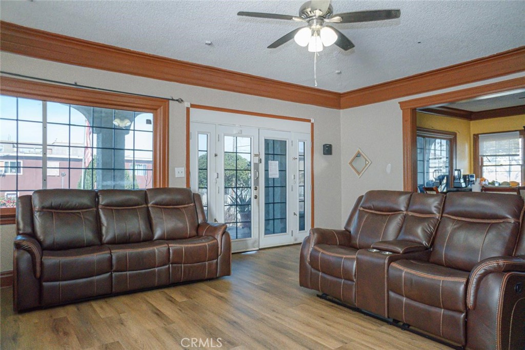 300 W 121st Street W Property Photo 32