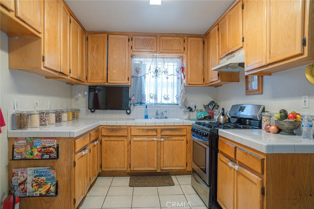 300 W 121st Street W Property Photo 47