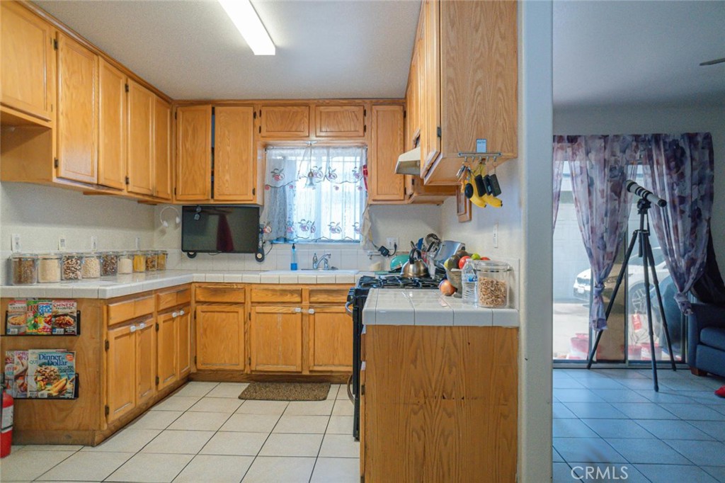 300 W 121st Street W Property Photo 49