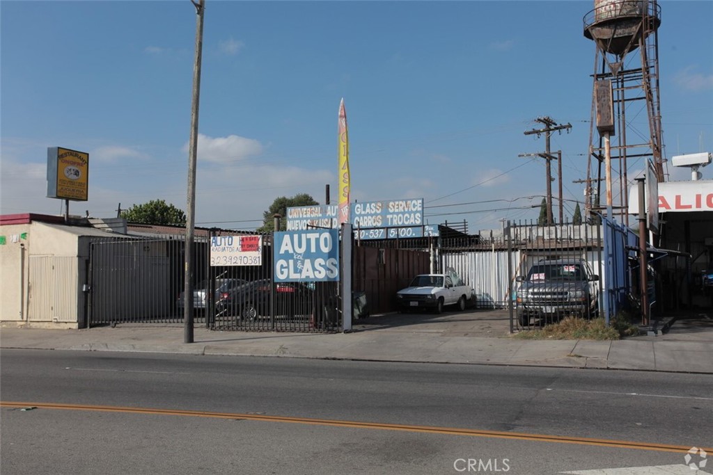 12415 S Alameda Street Property Photo