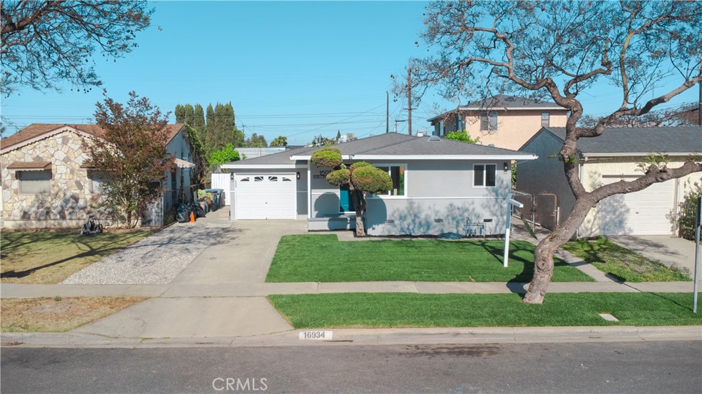 16934 S Budlong Avenue Property Photo
