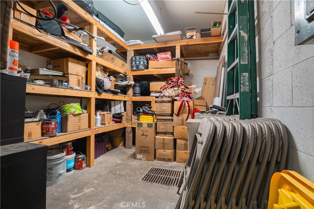 12912 Paramount Boulevard Property Photo 11
