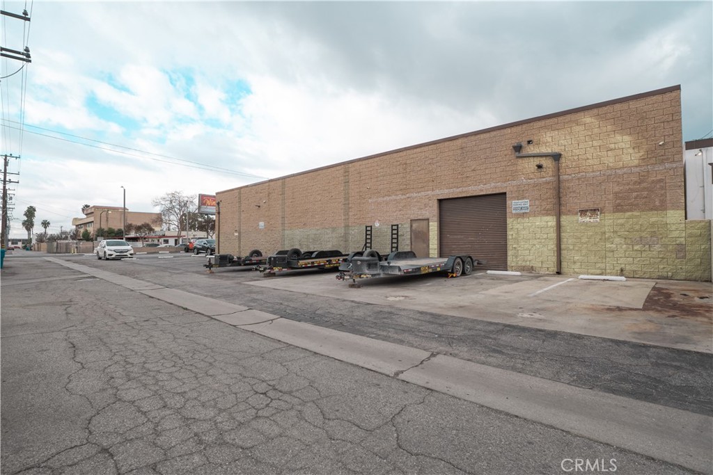 12912 Paramount Boulevard Property Photo 13