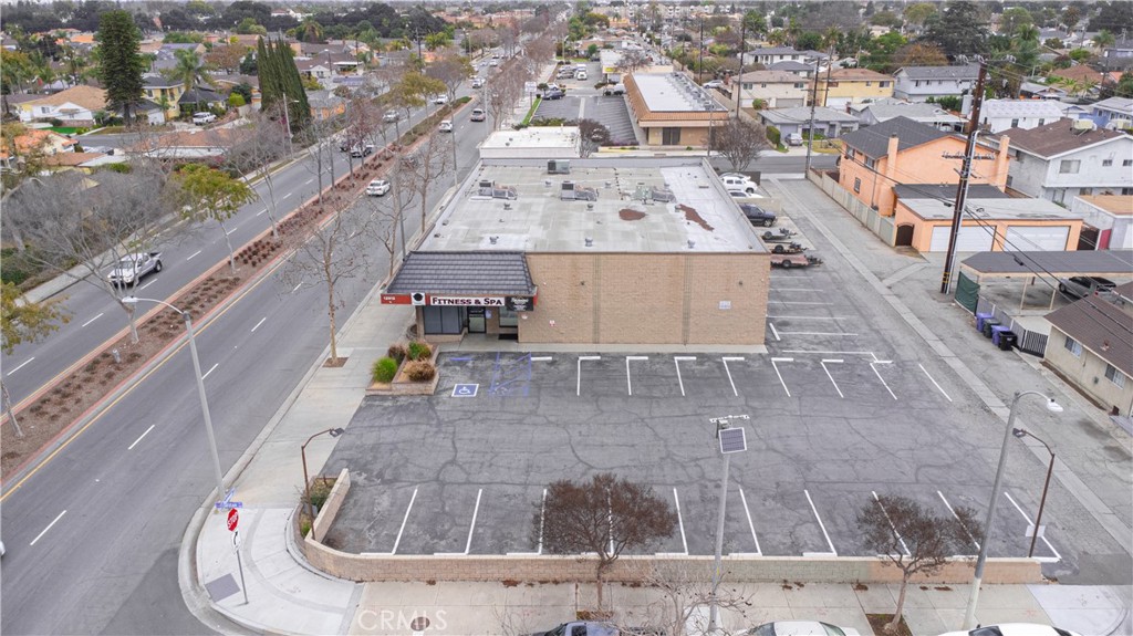 12912 Paramount Boulevard Property Photo 16