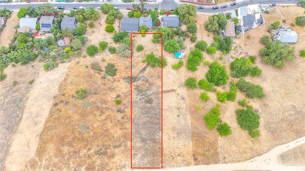2911 N Thomas Property Photo 2