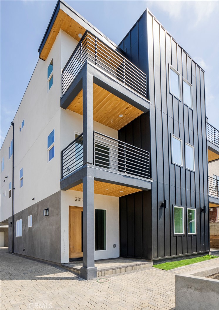 2813 E 6th Street Property Photo 1