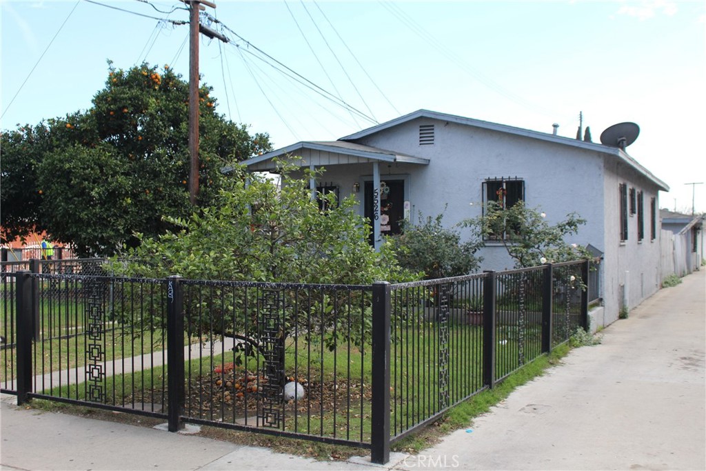 5526 Clara Street Property Photo