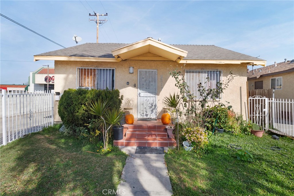 2717 Independence Avenue Property Photo