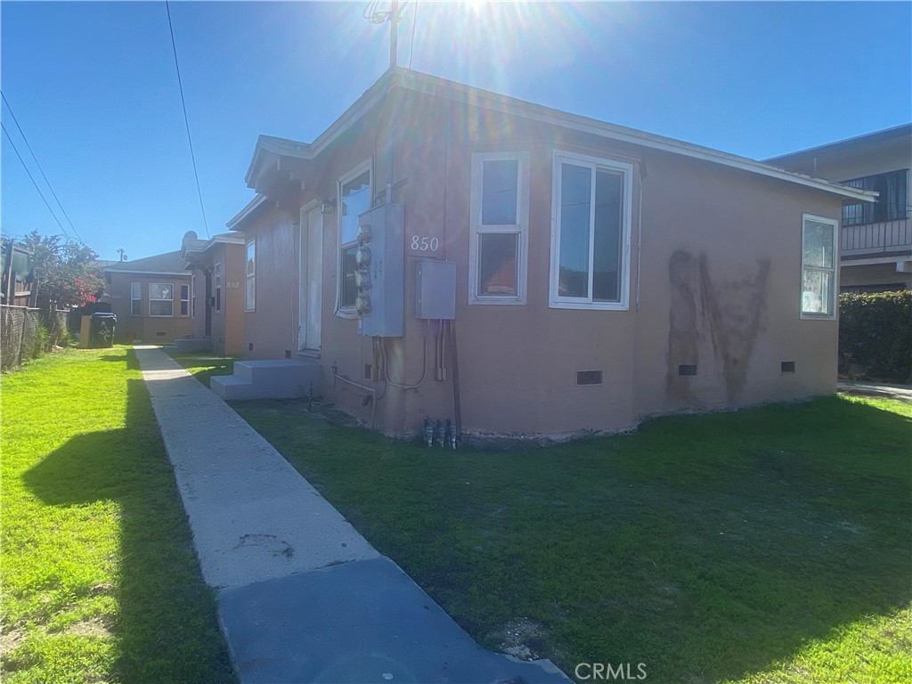 850 W 42nd Street Property Photo