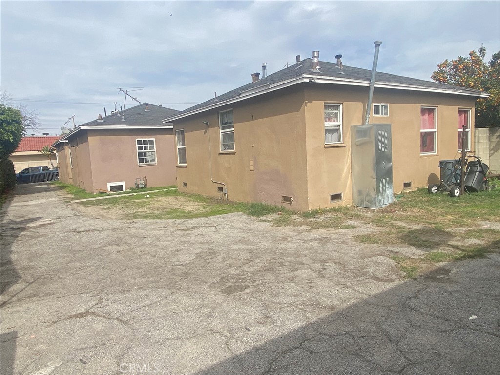 850 W 42nd Street Property Photo