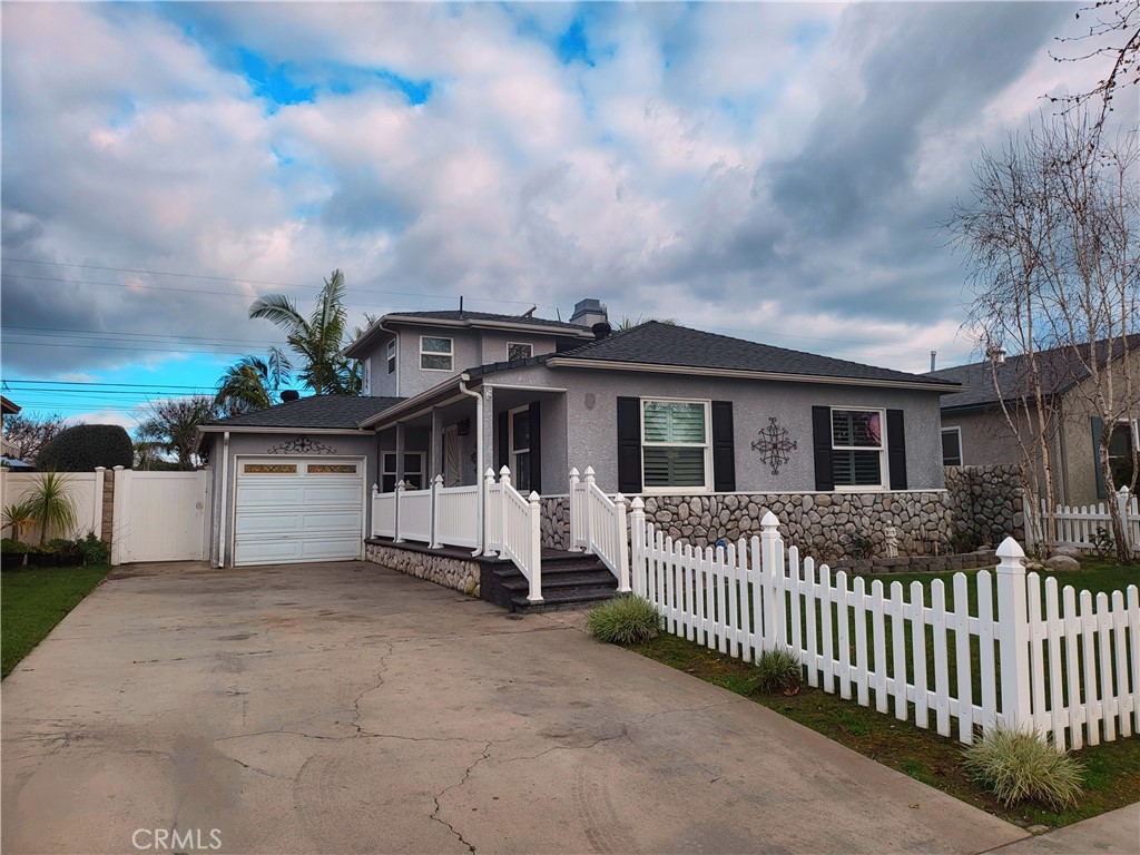 5528 Lorelei Avenue Property Photo