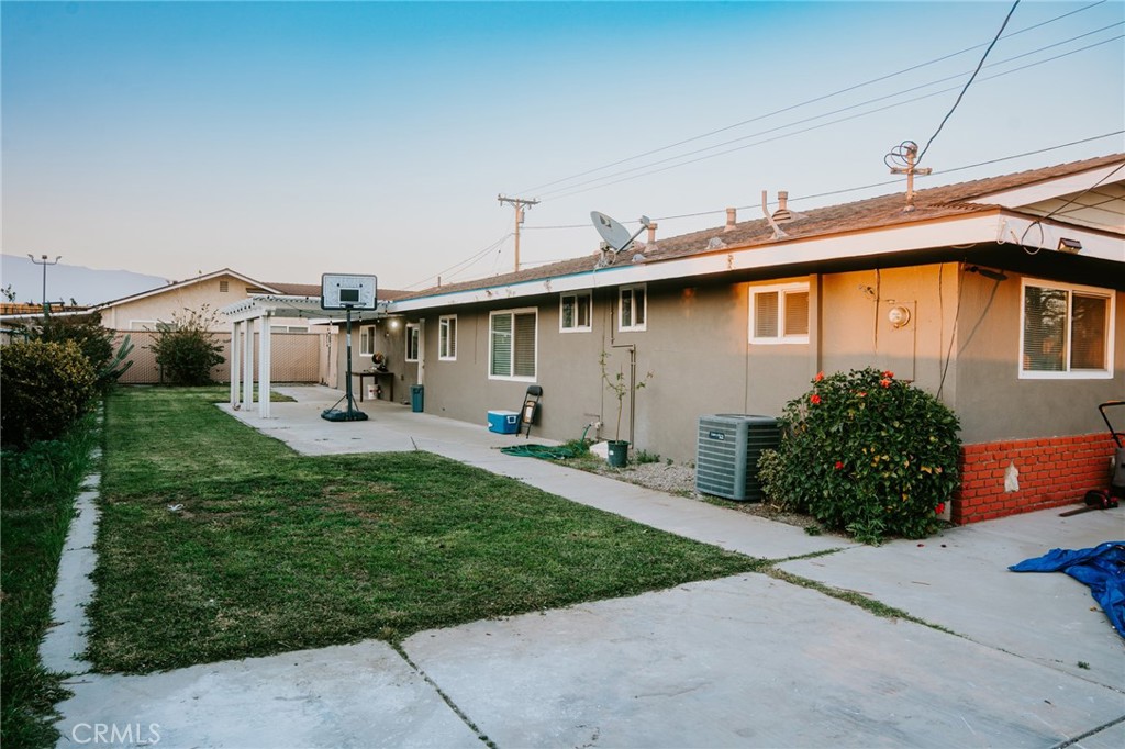 14696 Ceres Avenue Property Photo 5