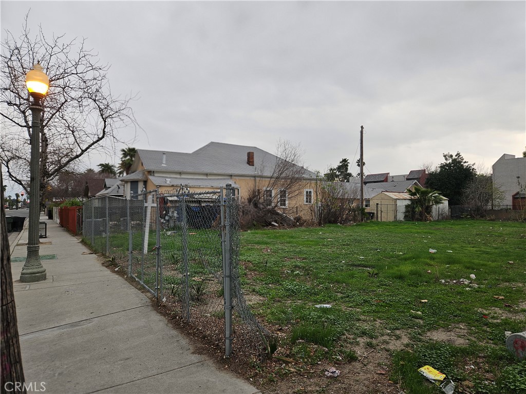 651 W 6th Street Property Photo 7