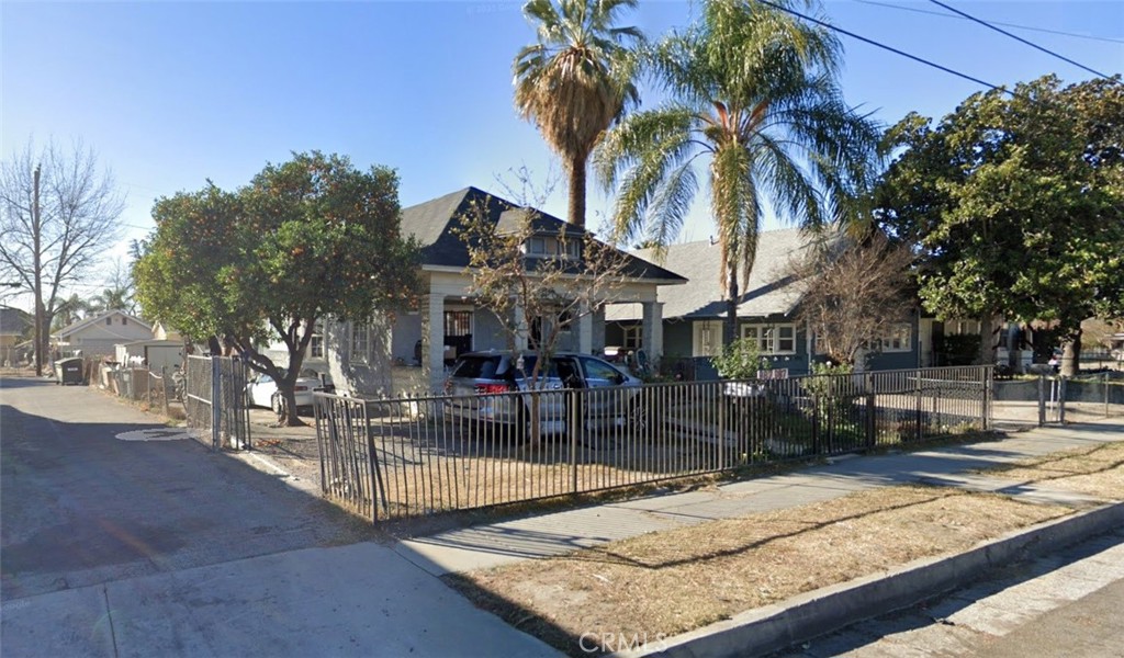 987 W Rialto Avenue Property Photo 1