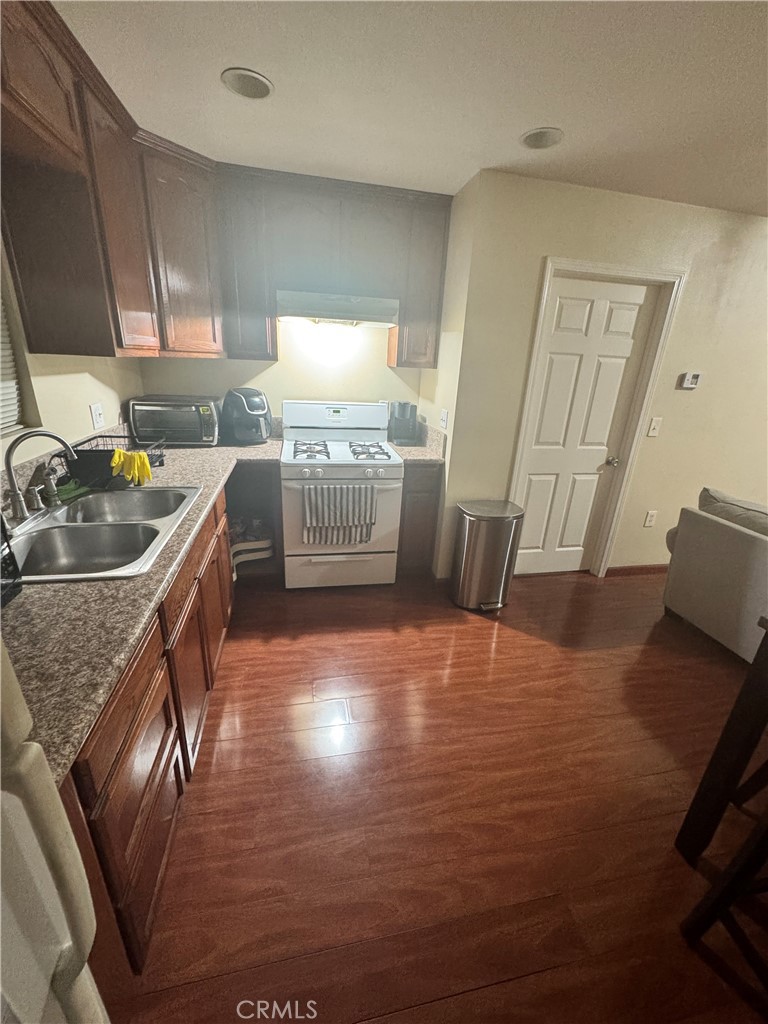 2432 Fairmount Street Property Photo 8