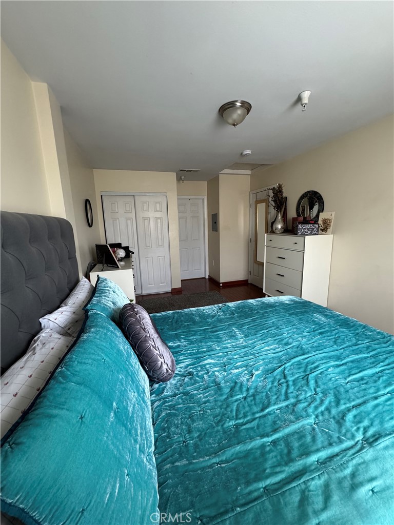 2432 Fairmount Street Property Photo 15