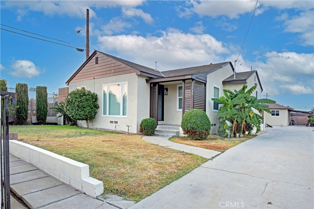 11548 Burke Street Property Photo
