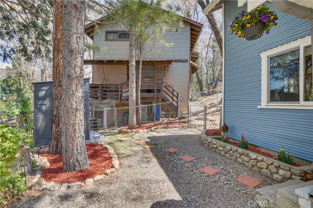 593 Arbula Drive Property Photo 2