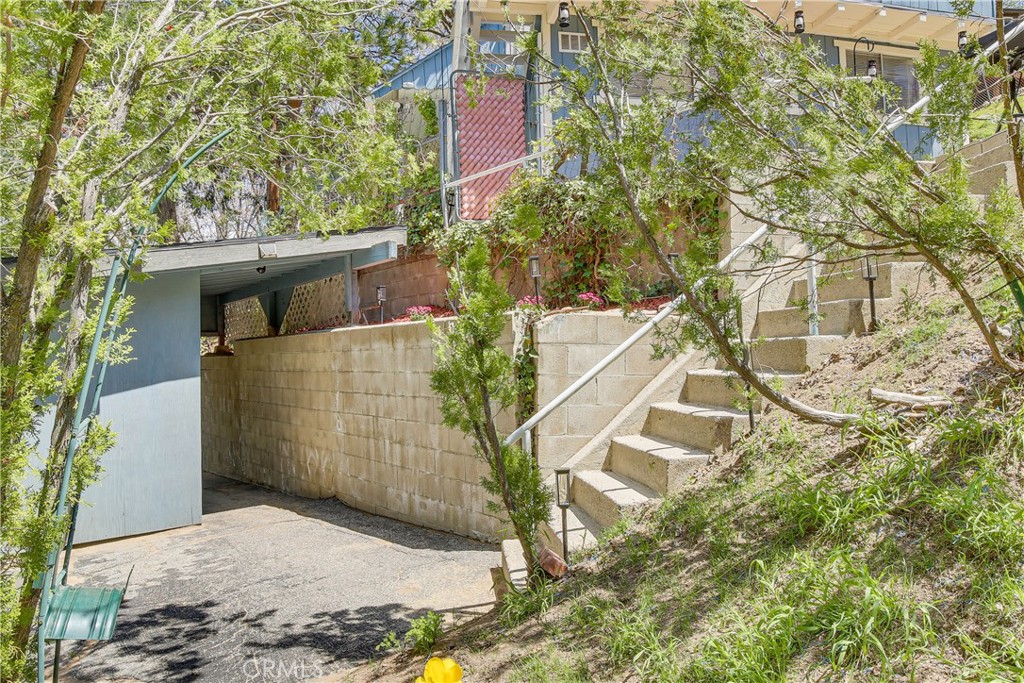 593 Arbula Drive Property Photo 32