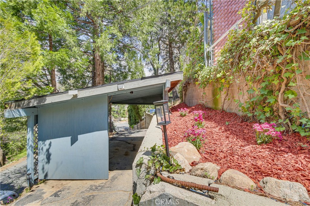 593 Arbula Drive Property Photo 33
