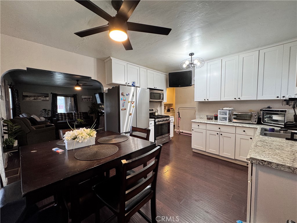 1737 N Lugo Avenue Property Photo 4