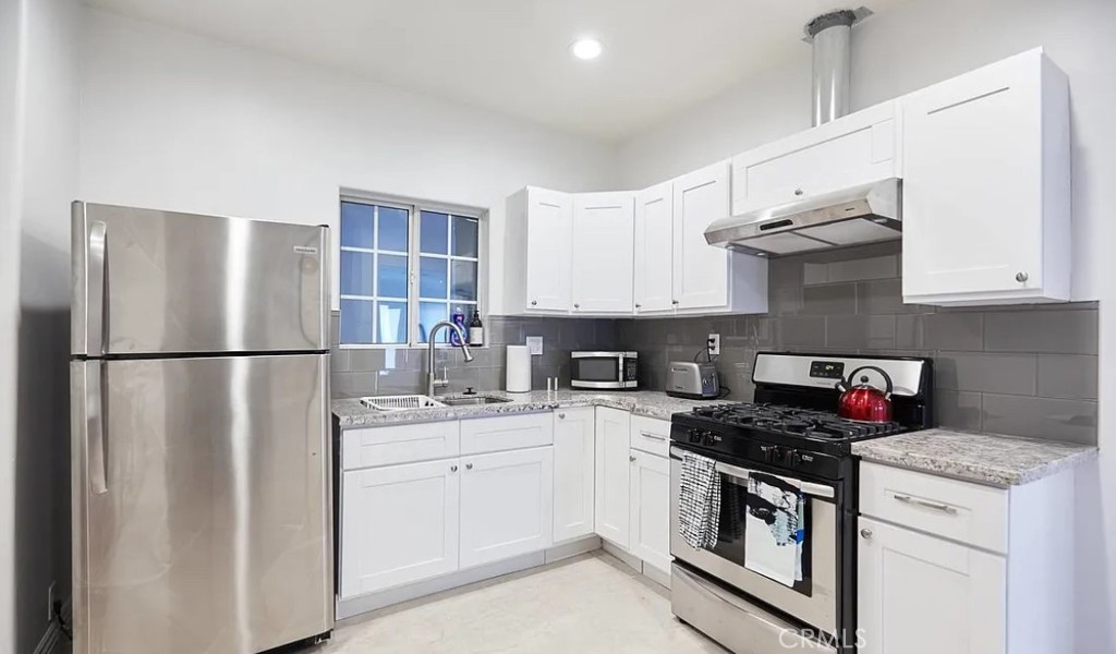 1731 West Boulevard Property Photo 1