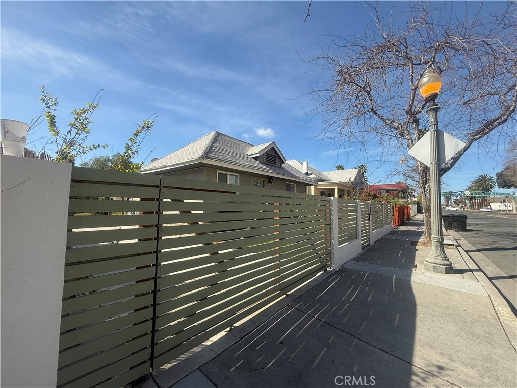 649 W 6th Street Property Photo 4