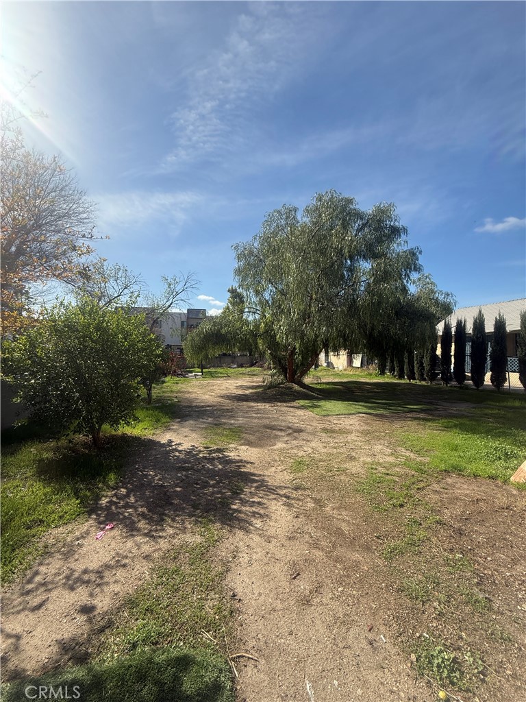 649 W 6th Street Property Photo 9