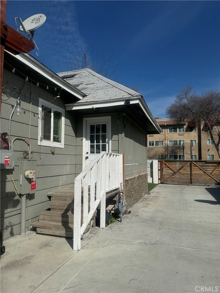649 W 6th Street Property Photo 11