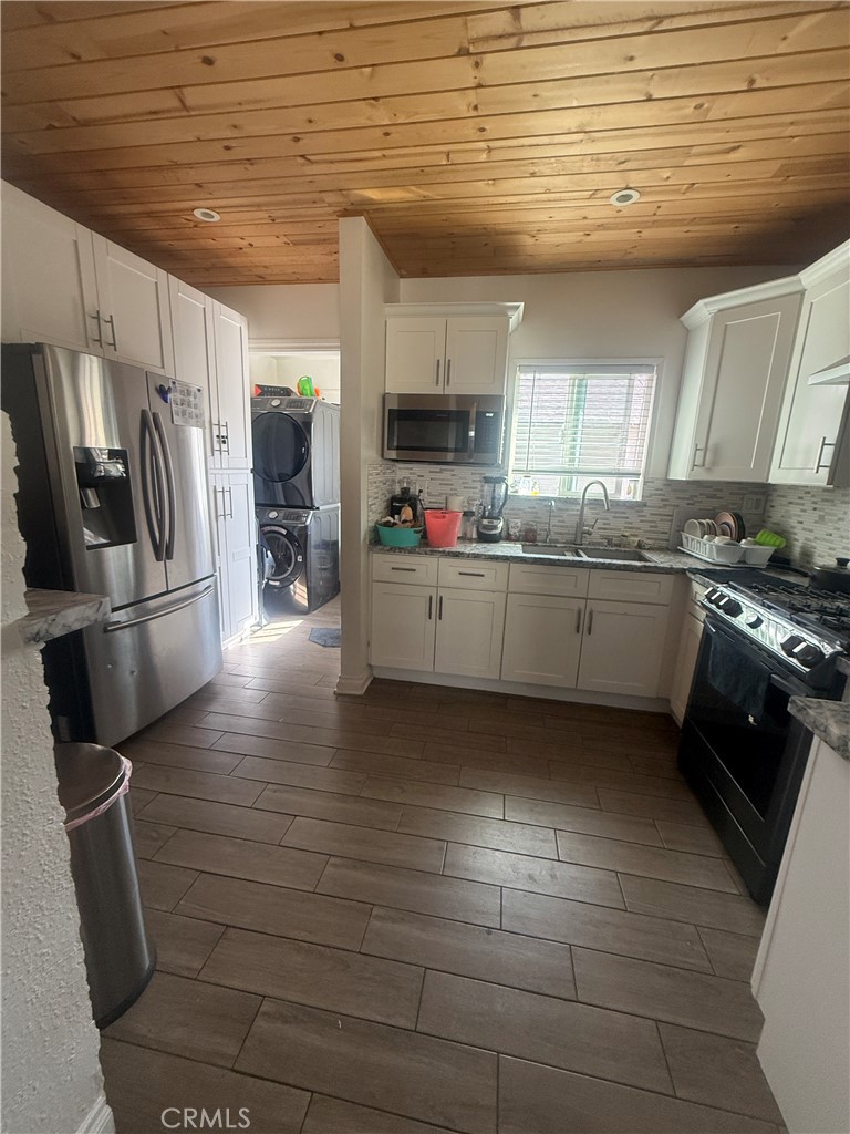 649 W 6th Street Property Photo 13