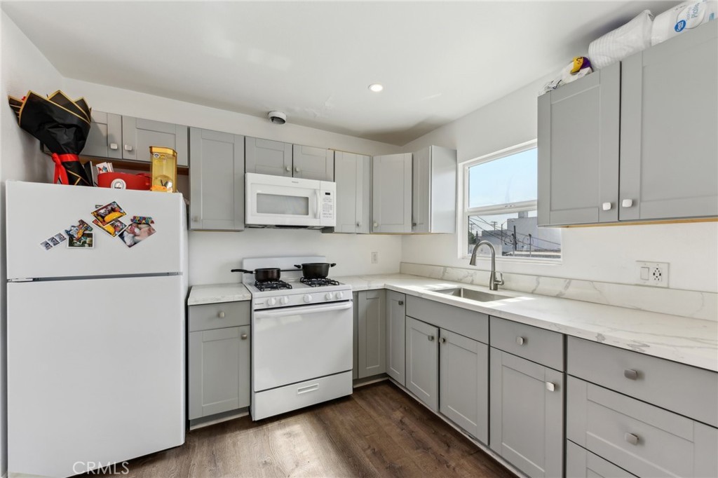 9320 Long Beach Boulevard Property Photo 13