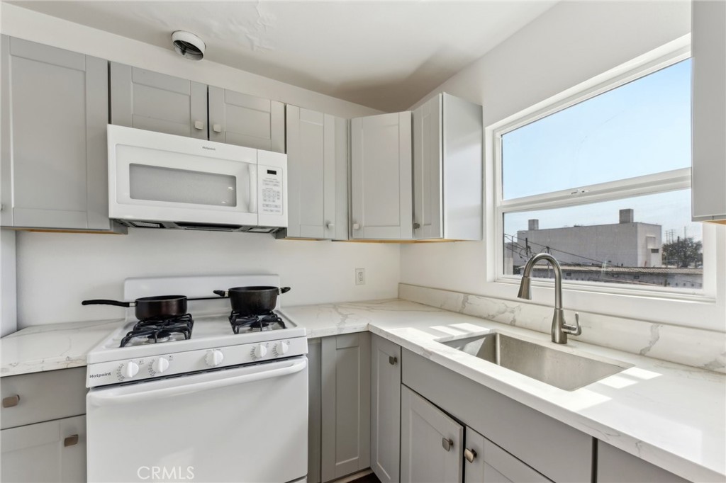 9320 Long Beach Boulevard Property Photo 14