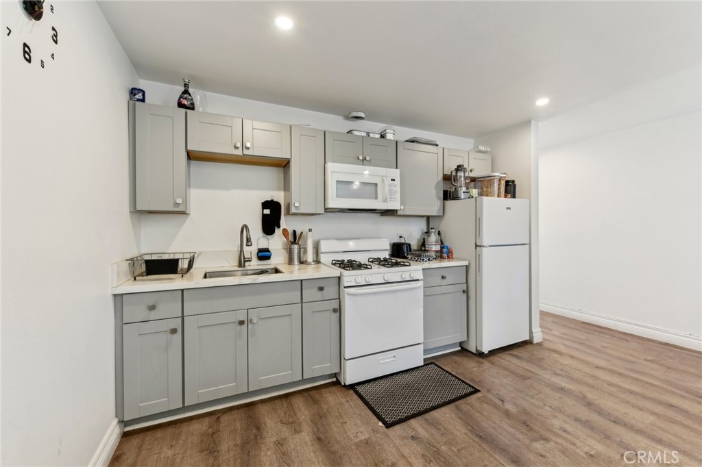 9320 Long Beach Boulevard Property Photo 15